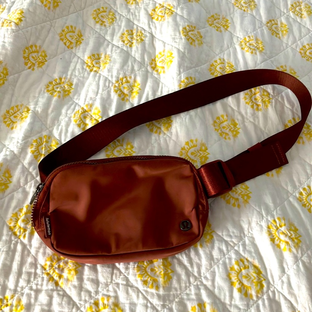 NWOT Lululemon Everywhere Belt Bag ancient copper